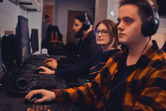 Suomalaisen pelikulttuurin juuret: nettikasinot kansanperinteen modernina jatkeena